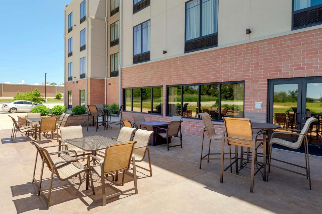 Best Western Plus Centralia Hotel & Suites Екстериор снимка