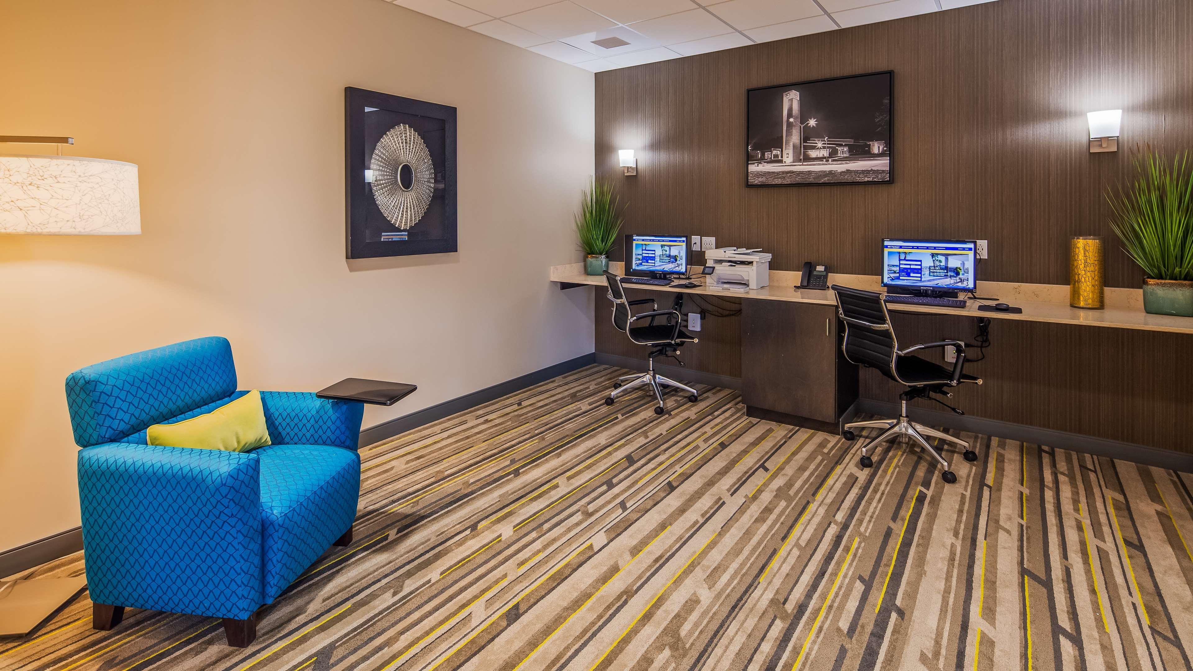 Best Western Plus Centralia Hotel & Suites Екстериор снимка